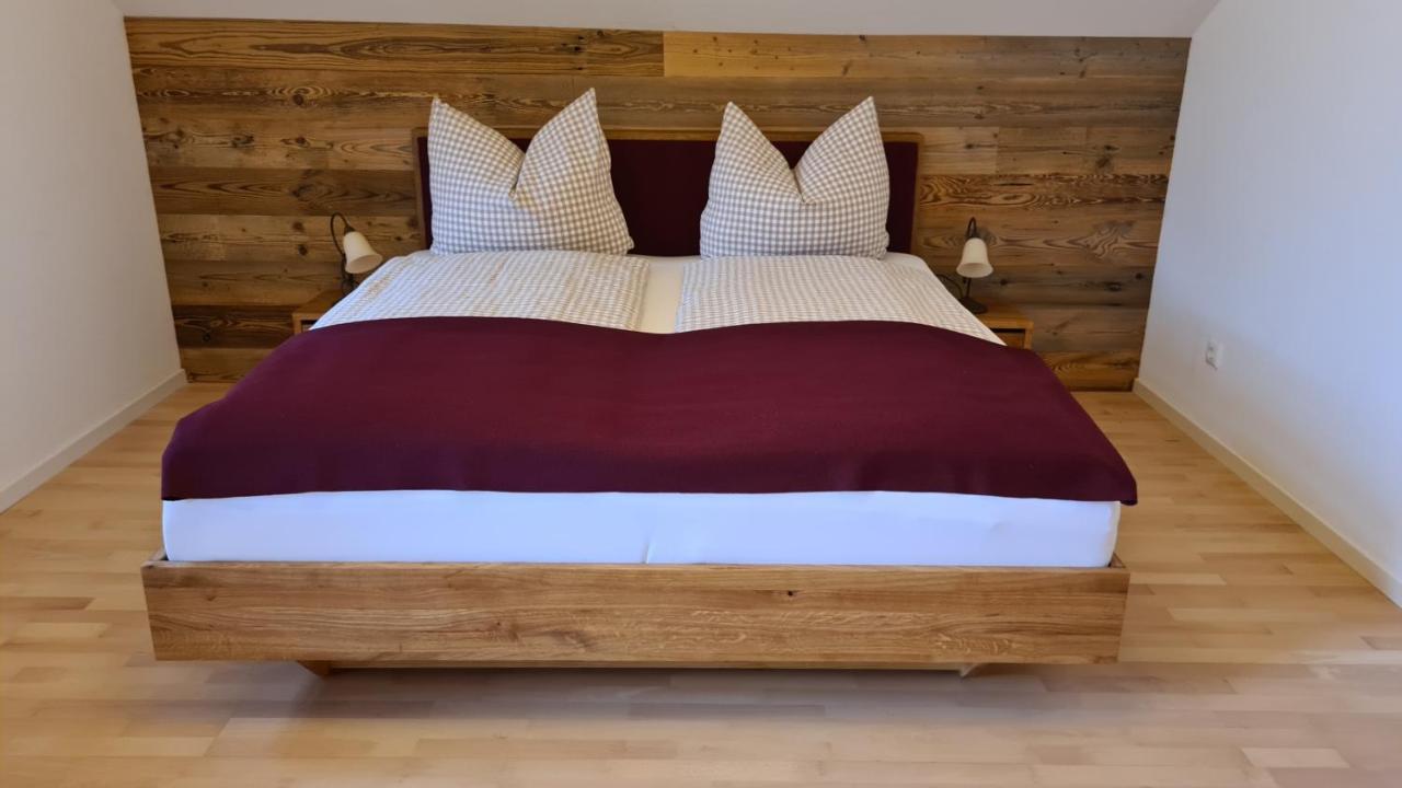 Bunter Hirsch Ferienwohnung im Garmischer Zentrum Exterior foto