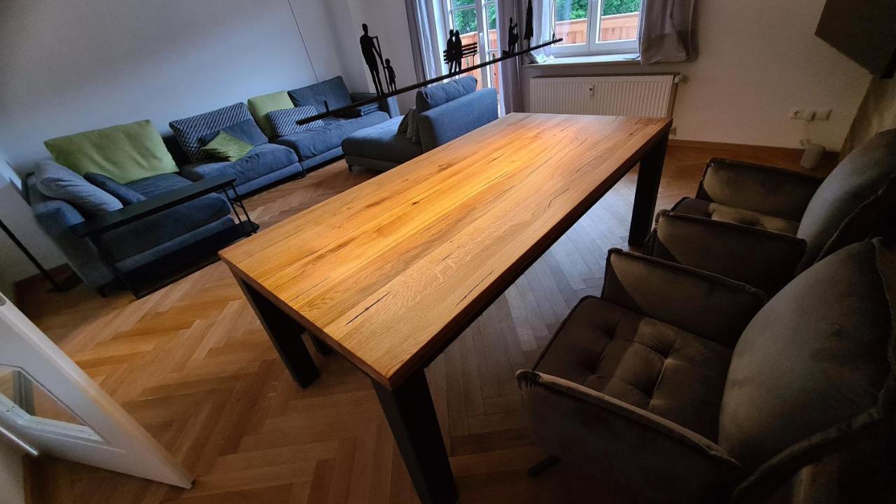 Bunter Hirsch Ferienwohnung im Garmischer Zentrum Exterior foto